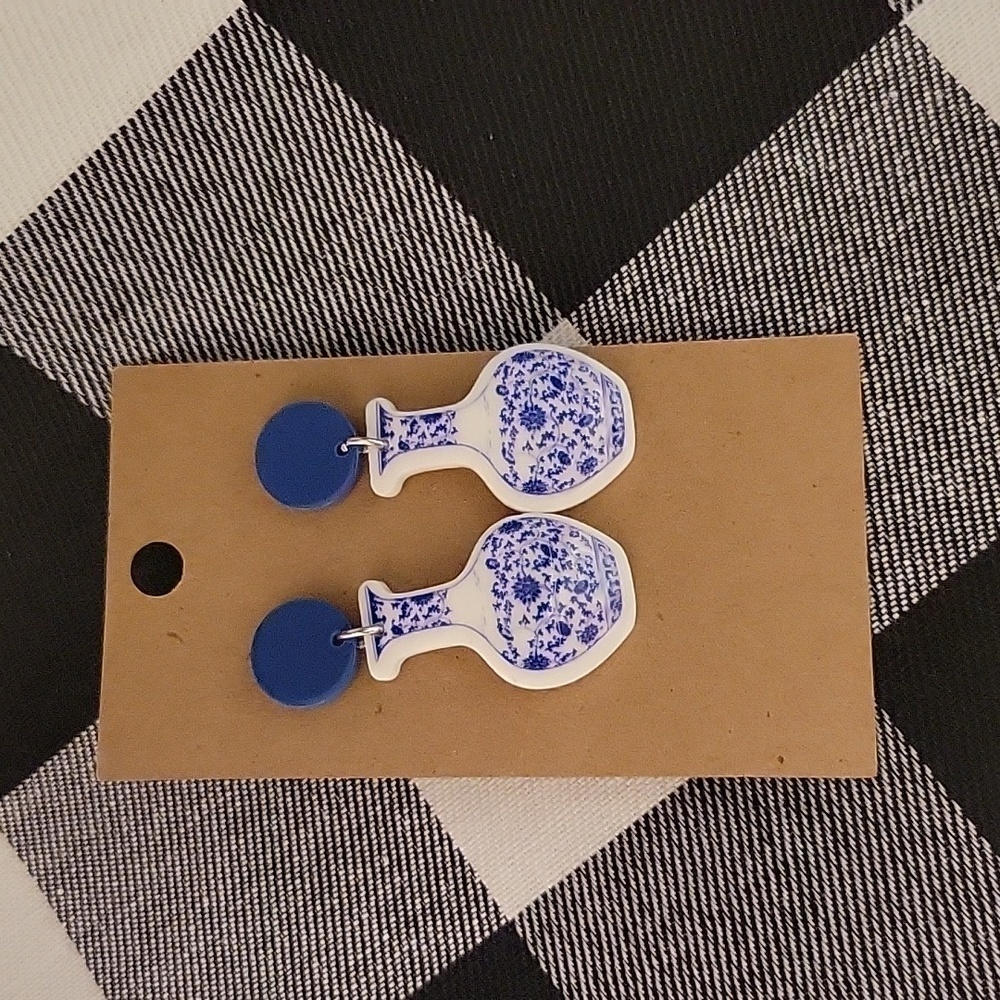 Vintage looking blue & white 1.75in stud vase, acrylic, dangle earrings New